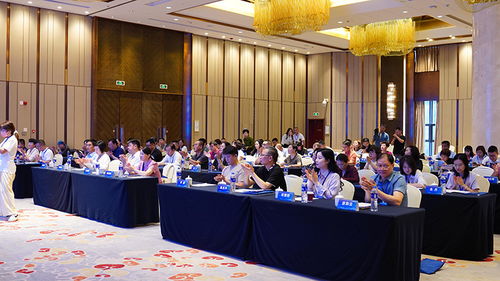 中老年文化藝術(shù)的嶄新舞臺(tái) 中國(guó)群眾文化學(xué)會(huì)中老年文化藝術(shù)交流委員會(huì)成立大會(huì)在合肥隆重召開